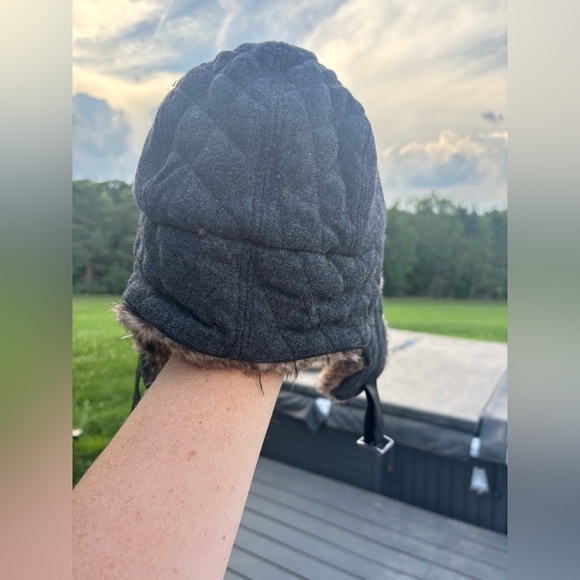 Banana Republic Trapper Hat Size Small Medium Faux Fur Wool Blend Quilted - Picture 2 of 7